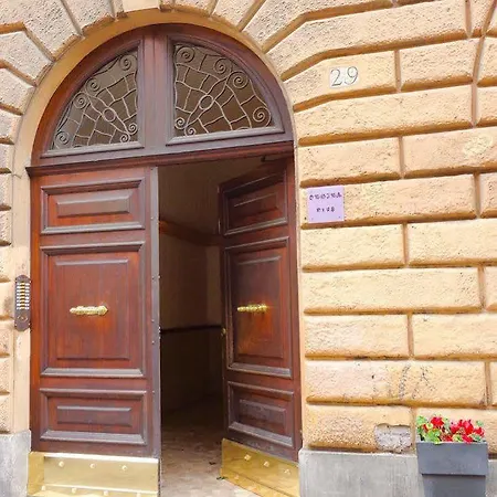Luna Su Borghese Luxury ローマ